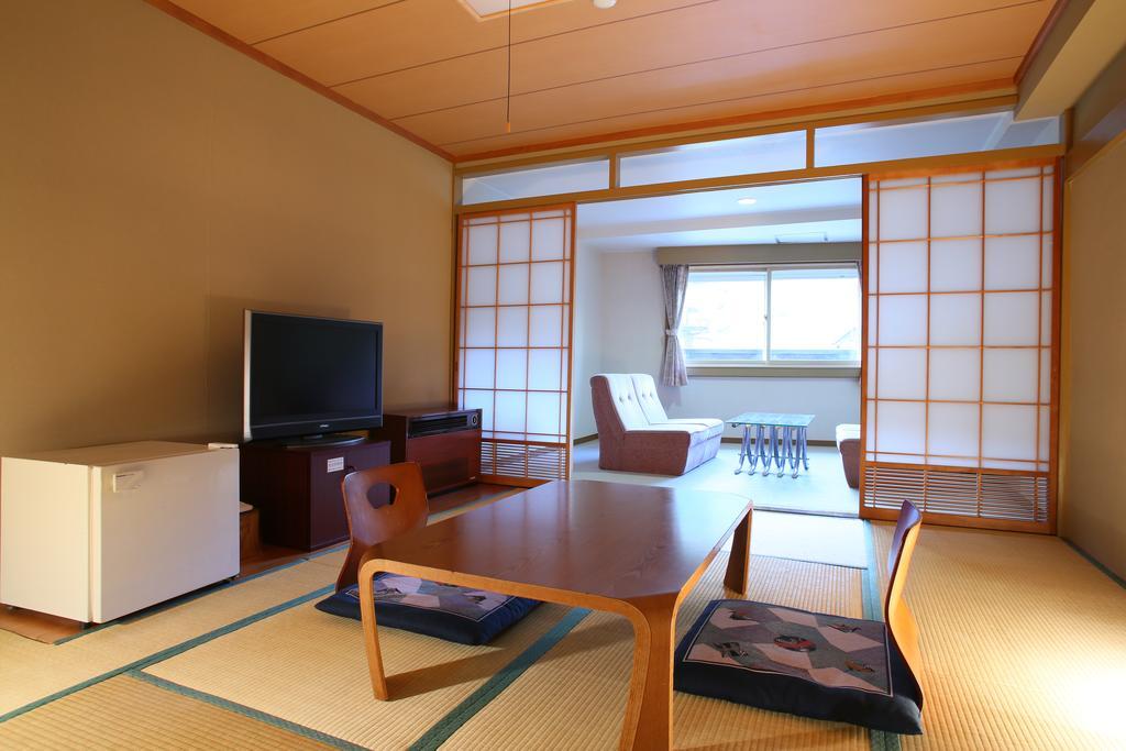 Shiga Palace Hotel Яманути Экстерьер фото